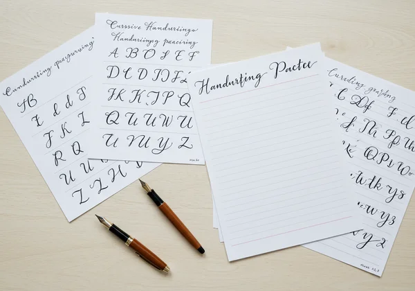 纸张、笔、练习页